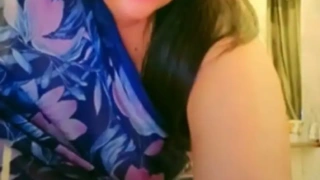 Telugu Milf Anu Live Teases Her Big Boobs And Shakes Phat Ass On Cam Show